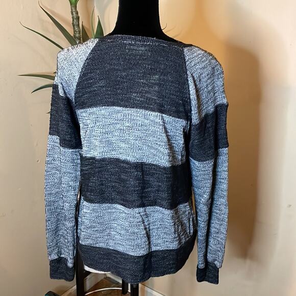 NWT Everleigh Knit Sweatshirt – Soft, Stylish & Brand New - Picture 3 of 7